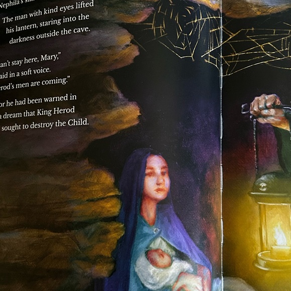 The Spider Who Saved Christmas by Raymond Arroyo (2020) - Picture 5 of 10